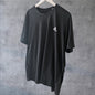 Camiseta Adidas vintage negra estilo Y2K