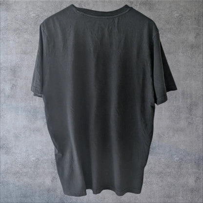 Camiseta Adidas vintage negra estilo Y2K